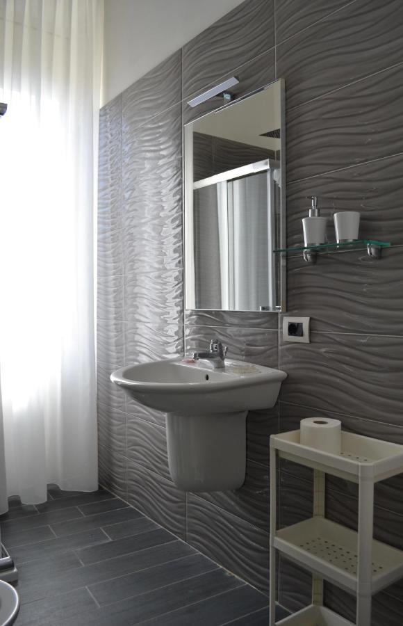 Le Porte Di Napoli - Rooms Экстерьер фото