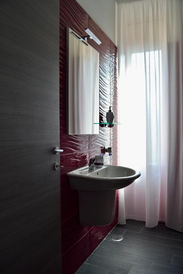 Le Porte Di Napoli - Rooms Экстерьер фото